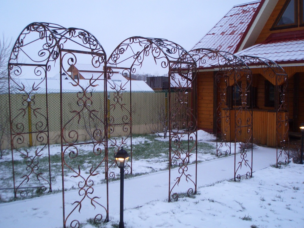 Кованые арки и перголы