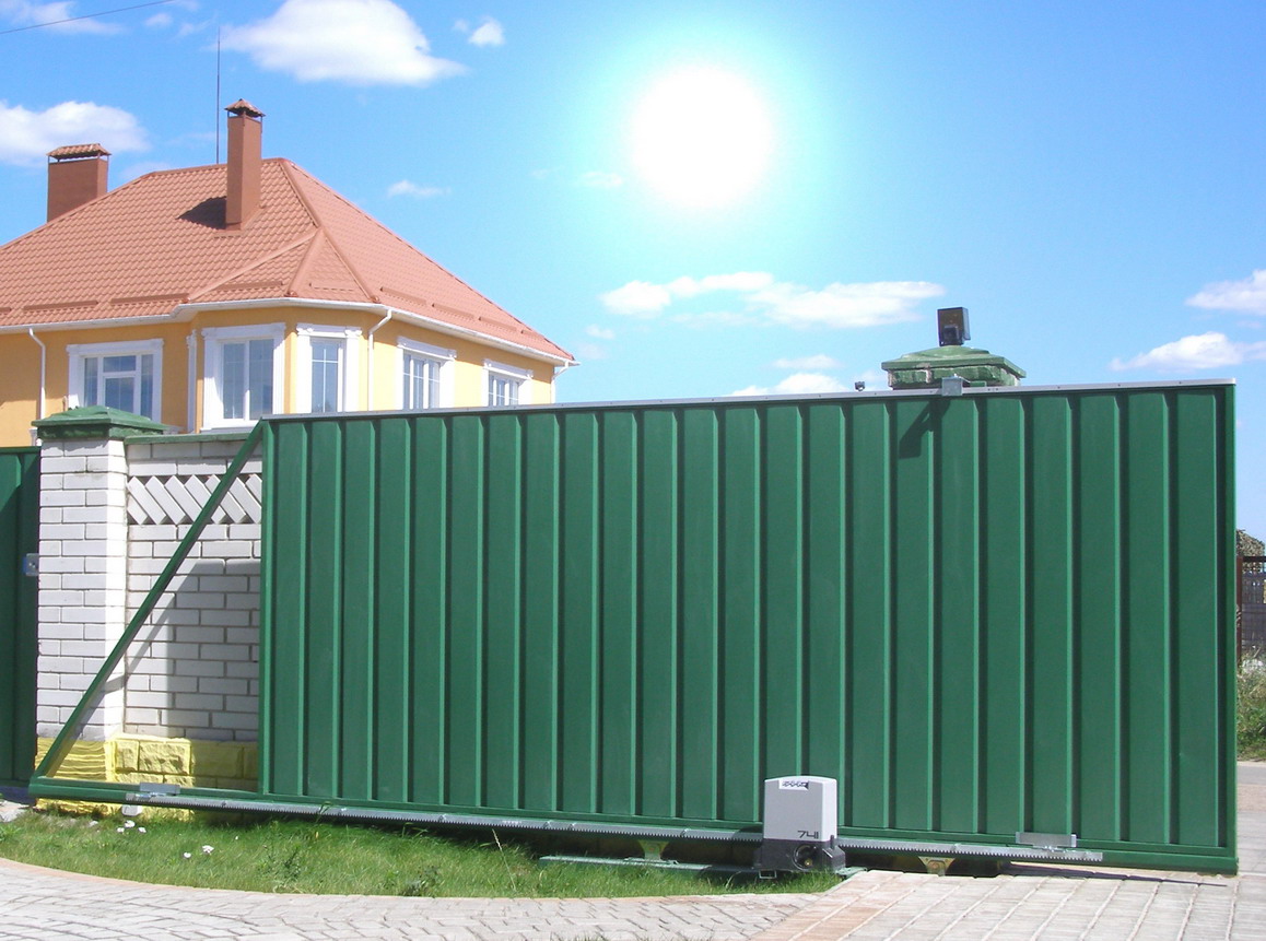 Откатные ворота с электроприводом